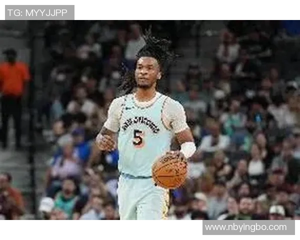 卡斯尔首节展全能身手高效贡献六分五助两断引领球队攻防节奏