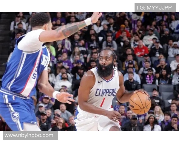 快船半场狂领先国王二十分 保罗助攻如雨大洛火力全开小卡砍下十五分 快船半场狂领先国王二十分 保罗助攻如雨大洛火力全开小卡砍下十五分