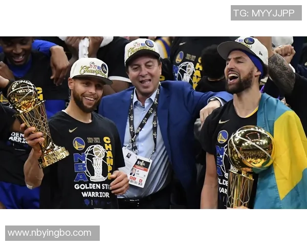 拉科布:勇士具备夺冠实力 关键在于最老阵容能否保持健康 拉科布:勇士具备夺冠实力 关键在于最老阵容能否保持健康